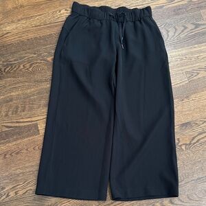 Lululemon Black Wide-Leg Cropped Pants